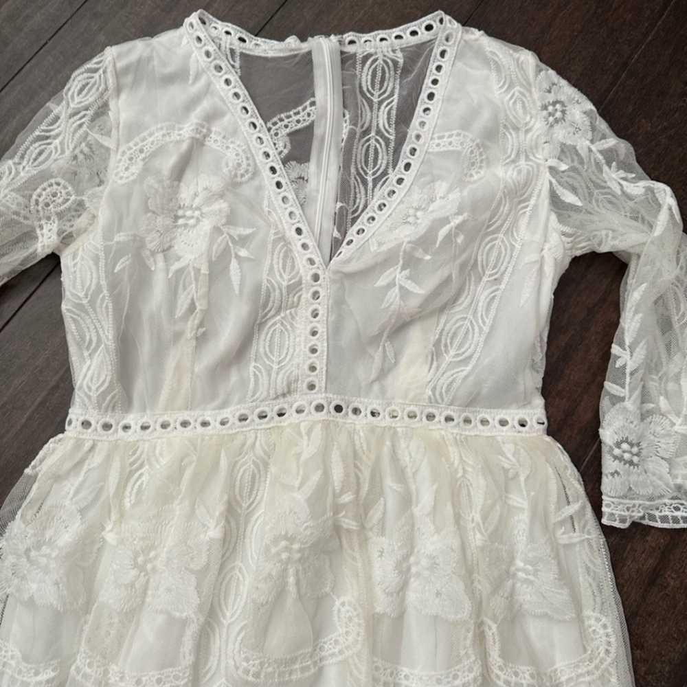Elegant Lace Sheer Backless V Neck 3/4 Sleeve Flowy Dress Size Large NEW - Picture 4 of 11